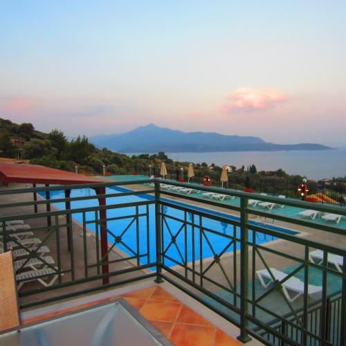 Erkély/terasz, Saint Catherine Hotel in Karpovoulos