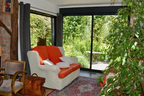 Chambres d'hotes, Gites La Petite Madeleine in La Madelaine-sous-Montreuil