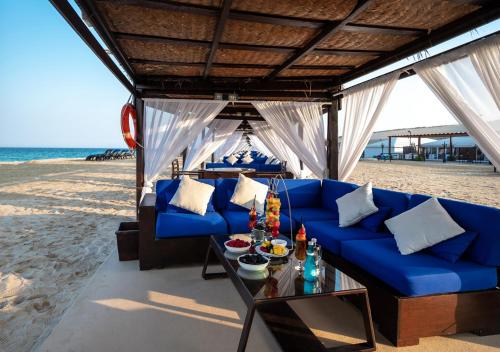 playa, Regency Sealine Camp in Mesaieed