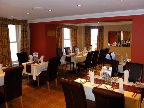 The Golden Lion Hotel - image 5