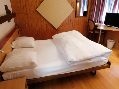 1 double bed