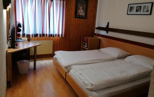 1 twin bed