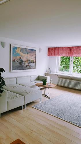Bed and Pool in Oberursel, Deutschland