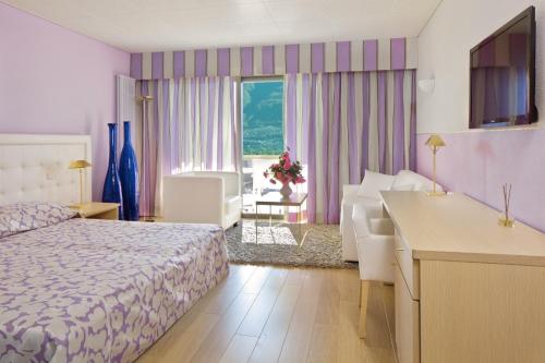 2 twin beds