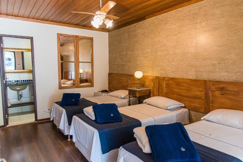 1 double bed, 3 twin beds