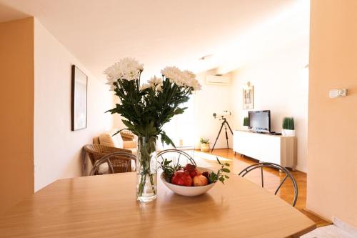 Apartment and Rooms Santini