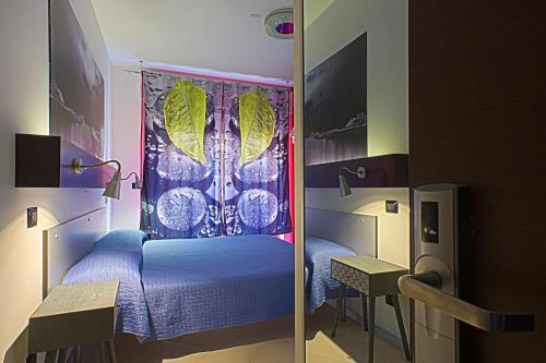 Double or Twin Room image 6