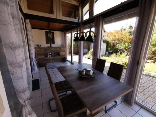 Ferienhaus MaLeFi 2 am Gülser Moselbogen (Ferienhaus MaLeFi 2 am Gulser Moselbogen) in 梅特涅