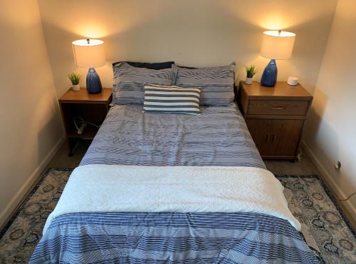 Gorgeous Queen Bedroom in Lg Saratoga House - Cars Available - image 8