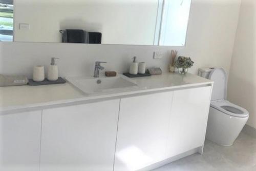 Modern home in the heart of Mornington