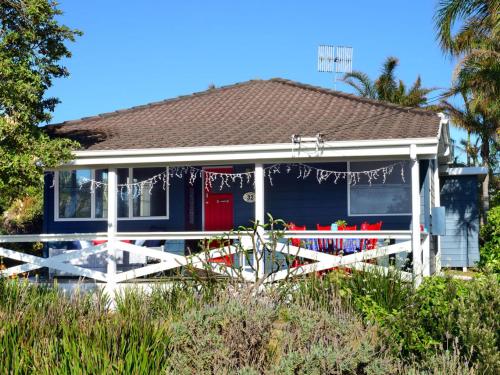 32 WERRI BLUE Werri Beach Gerringong 4pm Check Out Sundays