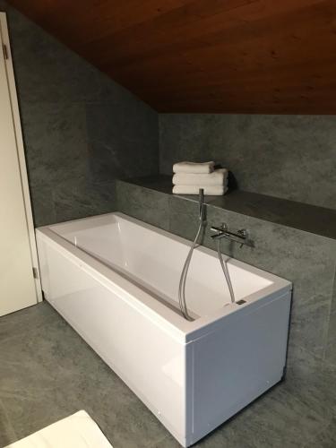 Vannas istaba, Casa in Selva in Cavergno