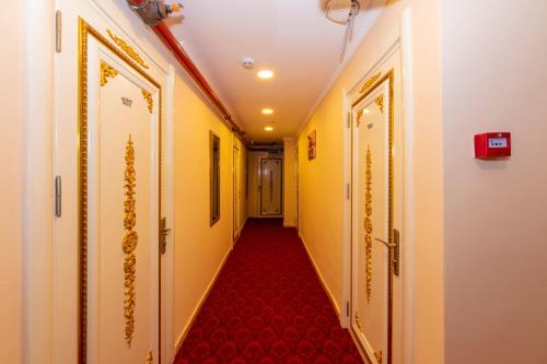 Golden Flower Hotel - image 2