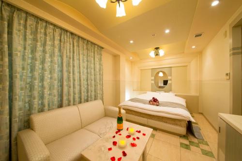 HOTEL THE i