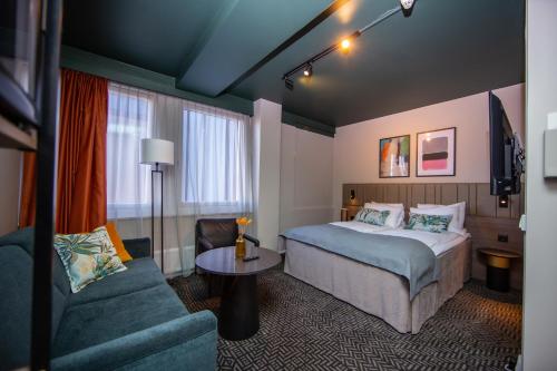 Superior Double Room image 3