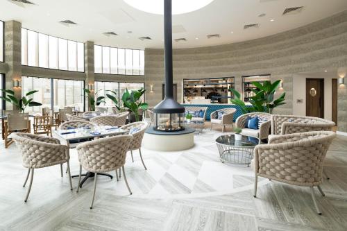 Restaurant, The Headland Hotel and Spa near Fistral Blu