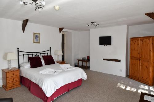 The Weary Friar Inn - image 13