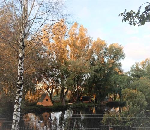 "George's" lakeside wooden tipi