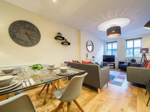 2 Brocklehurst Cottages