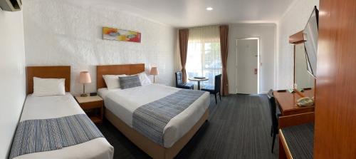 สแวกเกอร์ มอเตอร์ อินน์ (Swaggers Motor Inn) in ยาสส์