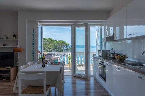 Apartment Bor - on the beach