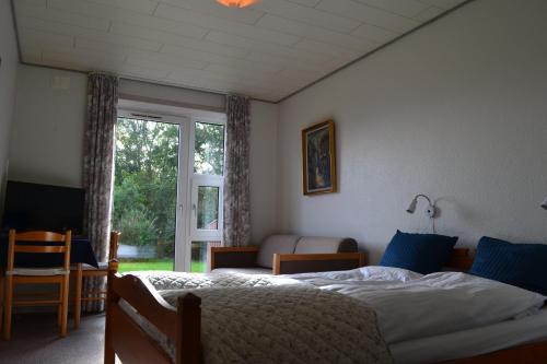 1 double bed