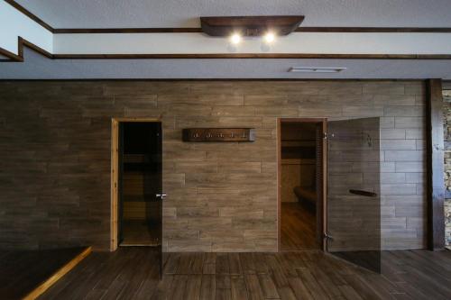 Hotel Leshten - image 10