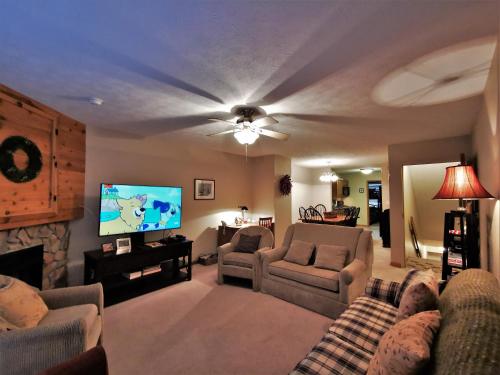 Gorgeous House for Ski Retreat or Mountain Vacations in Snowshoe, USA