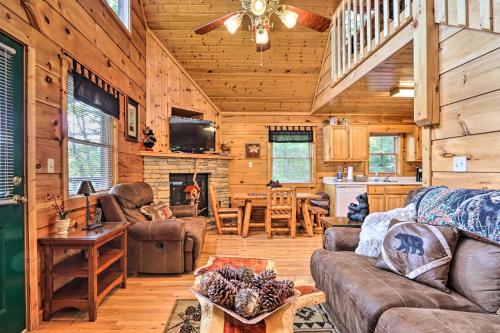 Scenic Sevierville Cabin Hot Tub, Panoramic Views