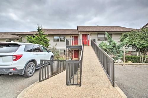 Hot Springs Condo on the Lake with Resort Perks!