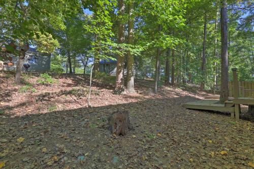 Homey Cabin with Deck and Views on Lake Arrowhead!