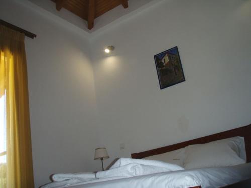 Wonderful Skiathos Villa Two Bedroom Villa Parisis Short Walk to Beachl Troulos - main image