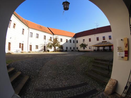 HOTEL CHATEAU ZAMEK CEJKOVICE - image 6