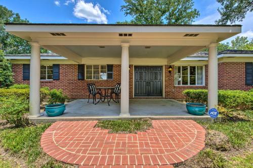 Ocean Springs Home, Walk to Beach and Downtown!