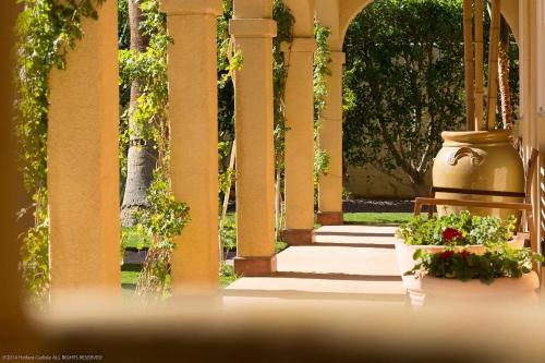 Villa Cristine - Spanish Style Palm Springs Villa - image 5