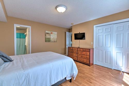 Year-Round Getaway Less Than 1Mi to Skiing and Waterpark