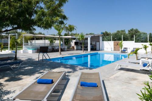 Myrto Villa heated pool