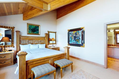 Stag Lodge #30