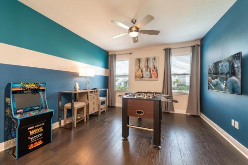 Beautiful Home with Games and Media Room near Disney - 7778WD - image 4