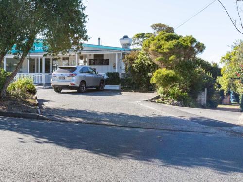 Seascape Cottage at Hyams Beach