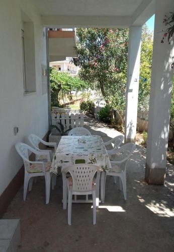 Apartments Slaven-50m from beach