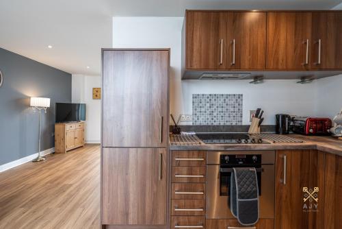 AJY Birmingham City Centre Viva Apartment - image 12