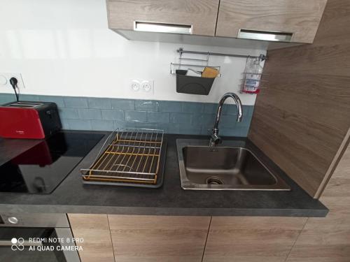 Cosy Solidor T2 avec jardin terrasse 100m plage in Lacite