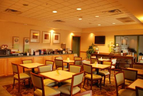 Country Inn & Suites by Radisson, Bel Air/Aberdeen, MD