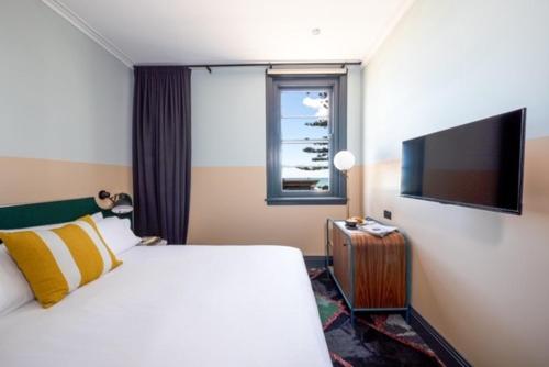 Stay at Hotel Steyne - image 7