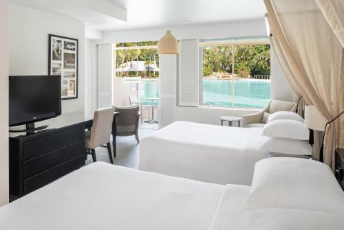2 double beds