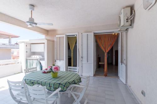 Apartment with 3 bedrooms in Marina di Ragusa with shared pool and furnished garden 100 m from the beach