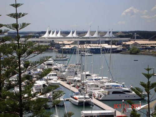 Main Beach Waterfront Apartment