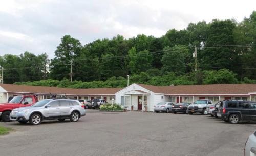 . Cortland Motel