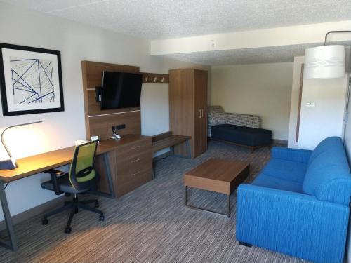 Holiday Inn Express Murrysville - Delmont, an IHG Hotel